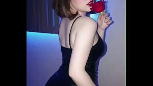 Cerezarosa69, ecuatoriana latina, posando en sesión de fotos eróticas