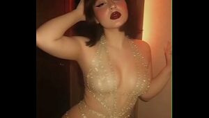 Cerezarosa69, ecuatoriana amateur, en una sesión de fotos candente