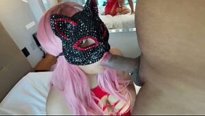 FALSO PRODUCTOR SE FOLLA A HERMOSA PERUANA EN SU PRIMER CASTING PORNO XXX ( Al final la pone a mamar pinga y hace que le saque la leche con la boca)