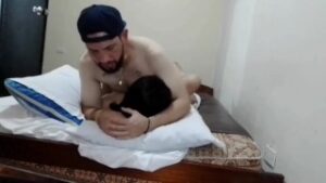 Me cacho a mi suegra peruana en casa y la dejo embarazada