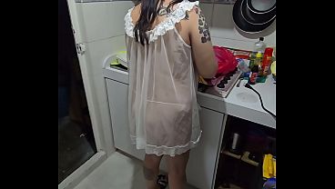 Mi vecina mexicana me invito a cenar y al llegar estaba en lenceria transparente