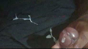 Colombiana sexy se masturba sola en un video realmente casero