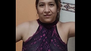Su marido salió de Viaje y me quedé a dormir en su cama con su esposa