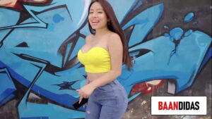 Zorra peruana busca un fan para que pruebe su enorme culo